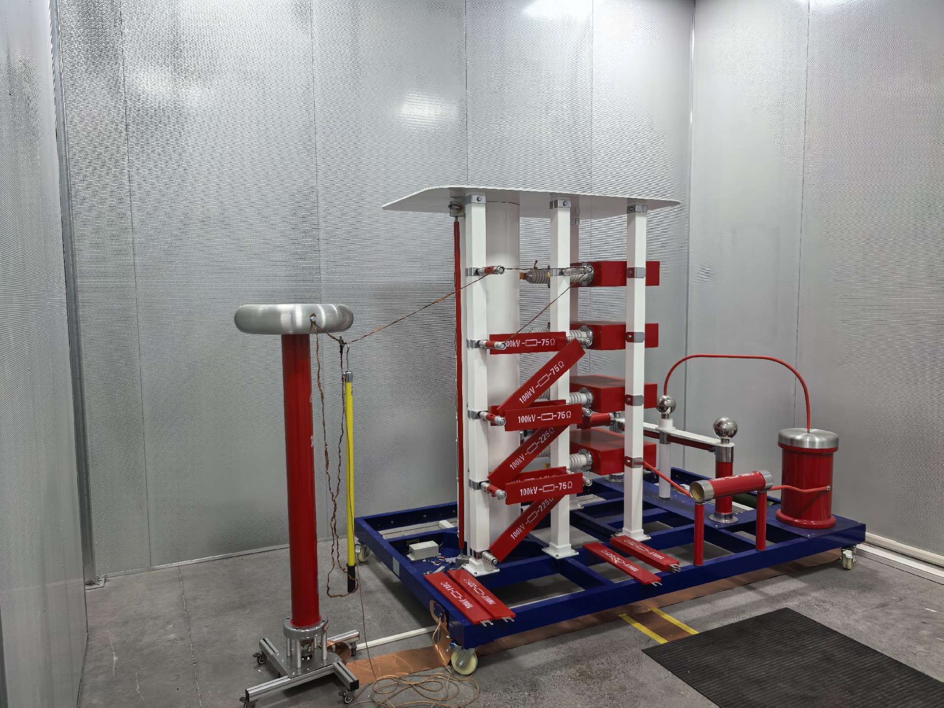 雷電沖擊實驗室